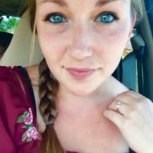 Meet your Posher, Andrea